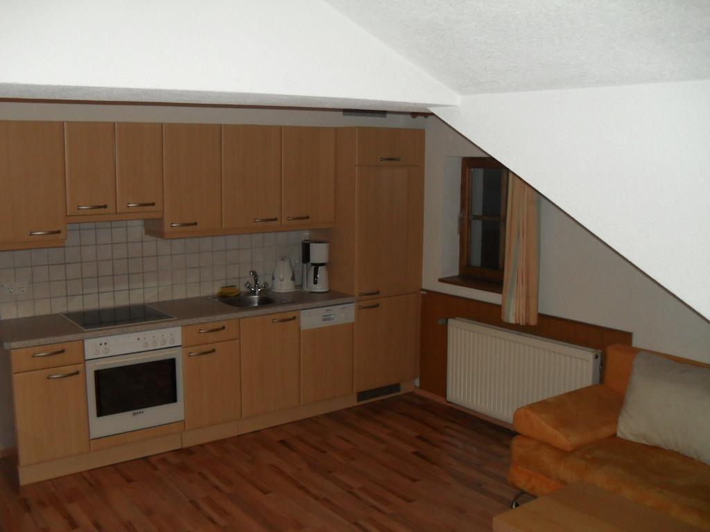 Haus Schellenschmied Apartment Pettneu am Arlberg Bilik gambar